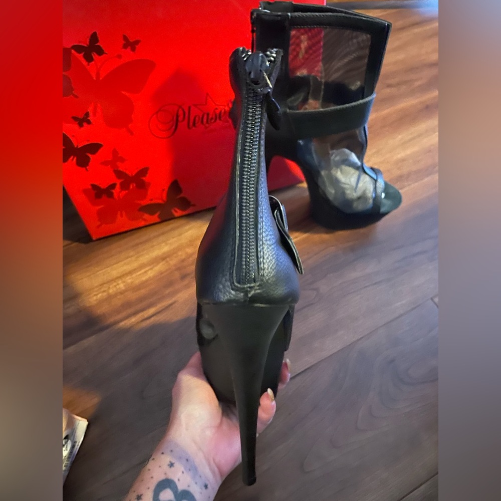 Pleaser Faux Leather Pinup Platforms! - Picture 3 of 6